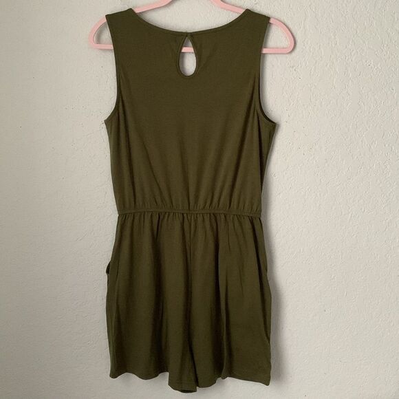 NWT YIBOCK Romper Shorts Sleeveless Elastic Waist Olive Green Size M - Picture 2 of 6